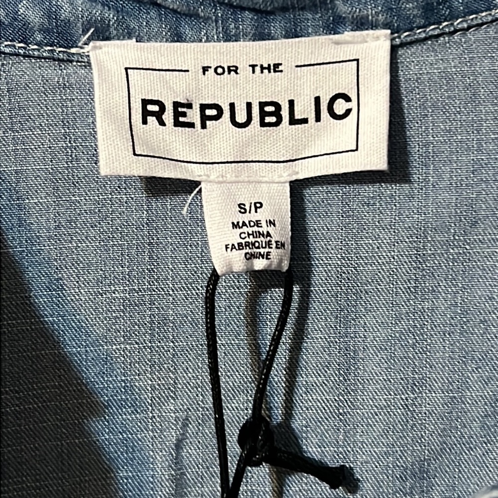 For The Republic women’s denim  button up shirt size small - Picture 2 of 8
